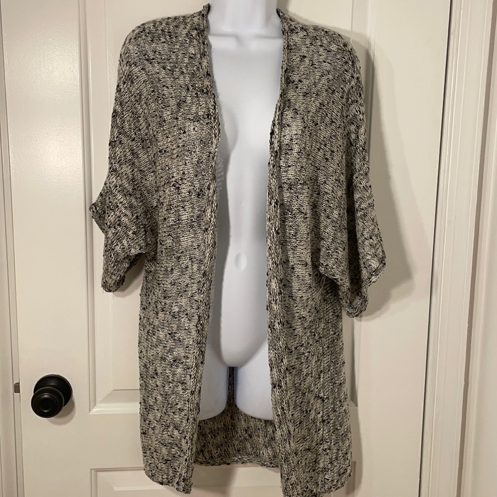 Short sleeve sweater black and white with sparkle